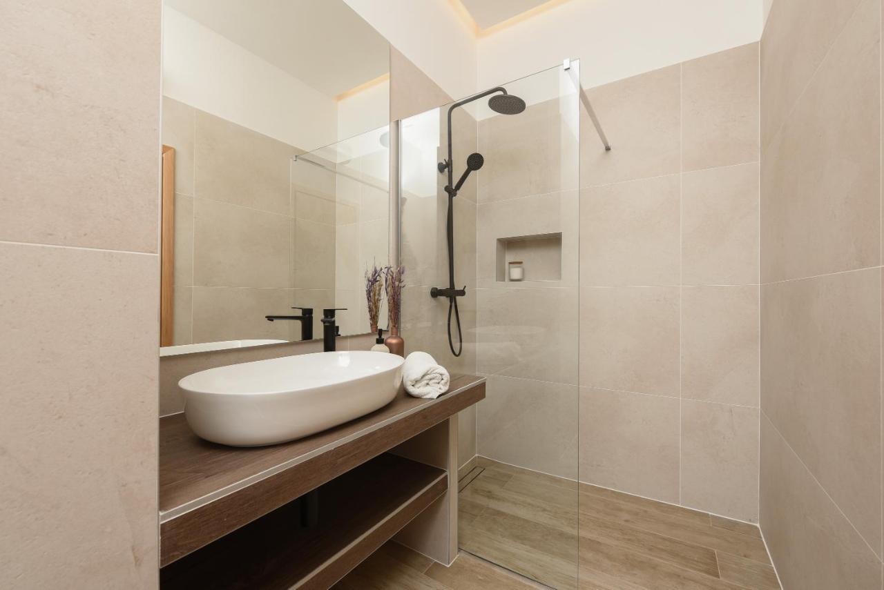 New!Beautiful Modern Bedrooms And Apt Old Town Zadar- Great Location エクステリア 写真